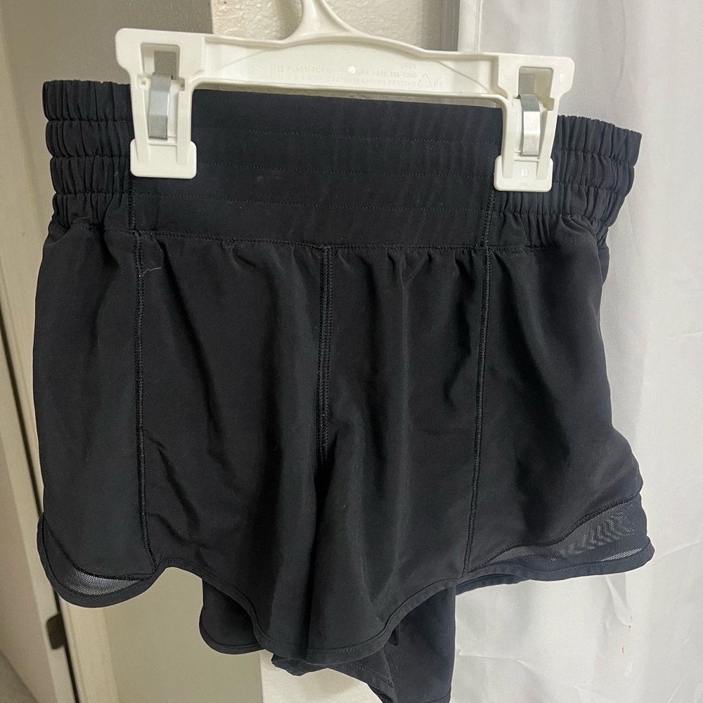 Black lululemon hotty hots high rise, size 2, 2.5 inch